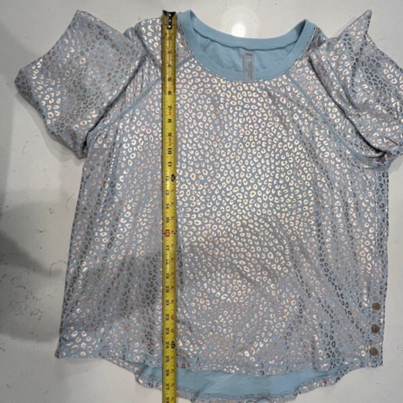 Zuda Foil Printed Baby Blue Pullover with Rose Gold Animal Detail XL - Picture 11 of 15